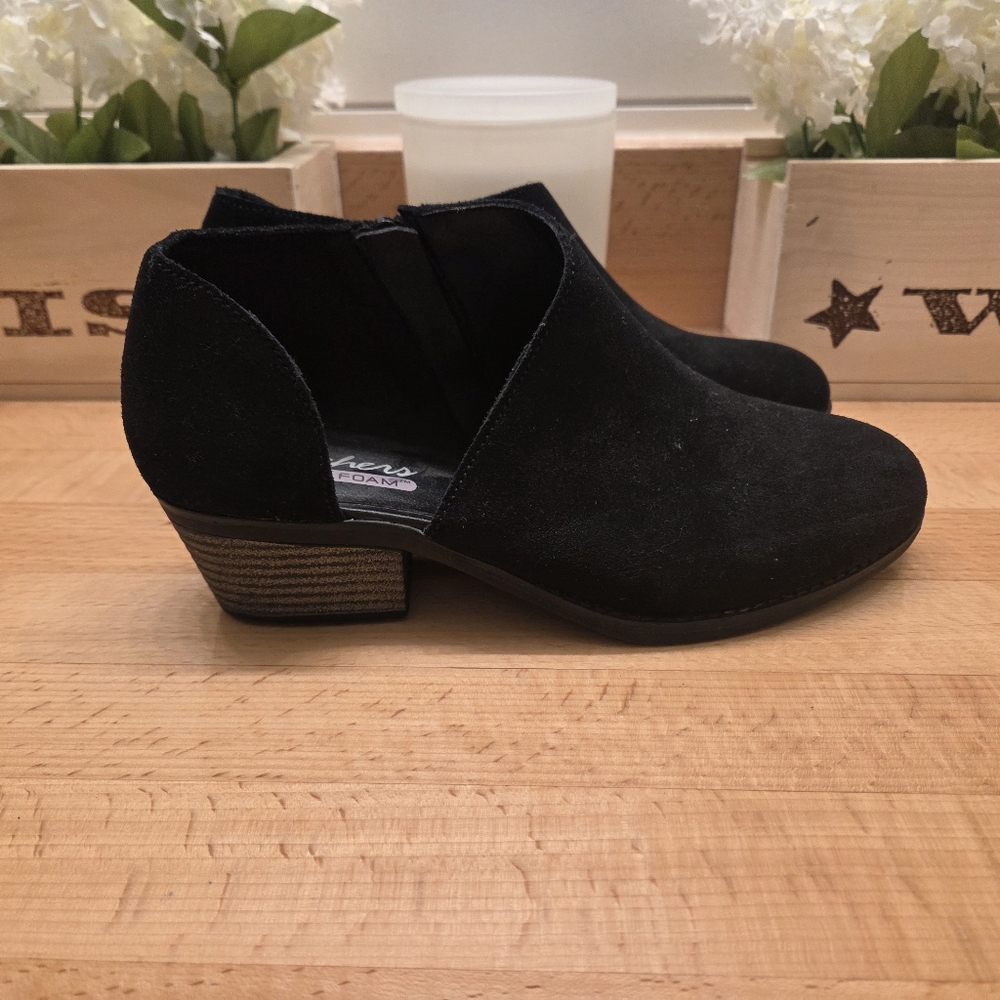 SKECHERS Lasso Vacinity Cut Out Side Demi D'Orsay Black Suede Bootie Boots W 6.5